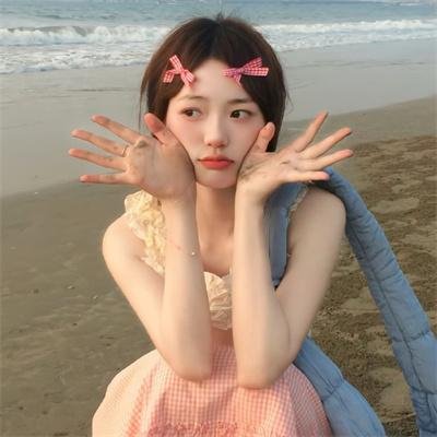 随盲柳入眠的女人